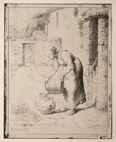 一个女人清空水桶